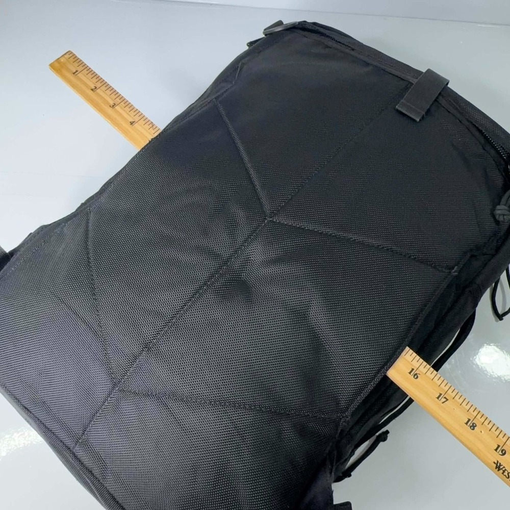 Topo Designs Travel Bag 30L Black Carry On Backpack Convertible Laptop Luggage - Picture 5 of 13